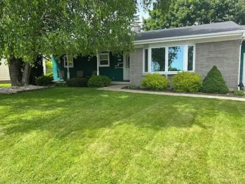 Cheerful 3 bedroom home North side of Manitowoc
