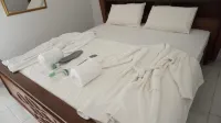 Mutiara Guest House Syariah Hotel dekat Puncak Taruko