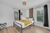 Sunroom~ 500mbps ~record player ~Office ~Keurig