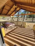 Charming 3-bedroom house with WiFi, AC in serene Necedah