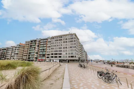 Huswell - Bright Stylish Apartment Near Beach wi Отели в г. Кнокке-Хейст