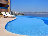 Majestic Palace Hotel - Pools