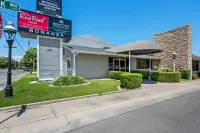 HomeTowne Studios Yuba City Bonanza - Marysville Hotels near Westbridge Village
