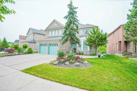 Spacious Queen Bedroom Walk-out Unit Отели рядом с достопримечательностью «Озеро Уилкокс»