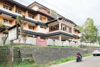 RedDoorz Near Rsud R. Syamsudin Sukabumi 사웅 사이프랑 할리문 주변 호텔
