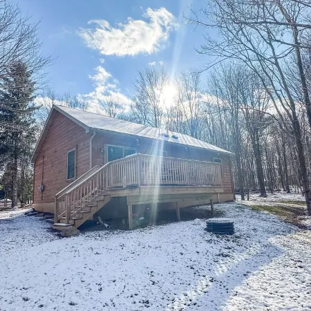 Modern Cozy 2-bedroom Cabin in Albrightsville w/ Wi-Fi, AC