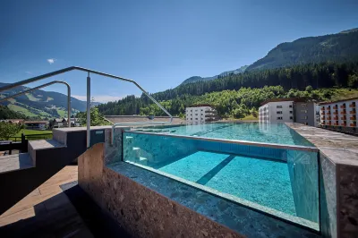 The Poolhouse Boutique Lodge