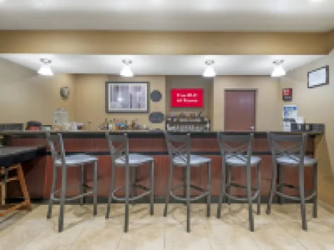 查爾斯頓紅屋頂酒店 查爾斯敦酒店