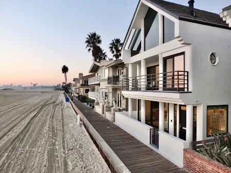 Beachfront Estate - LB Peninsula