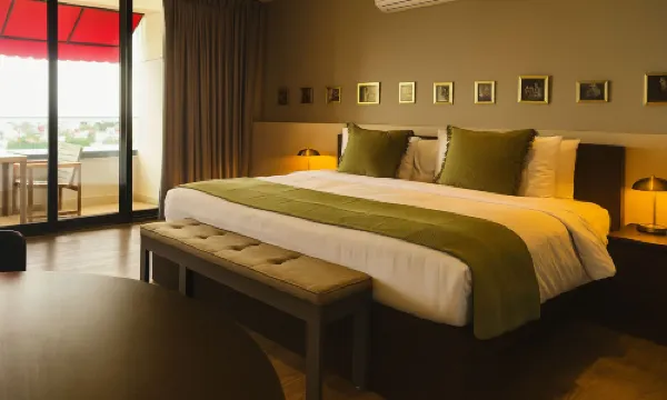 Colony Residences & Suites