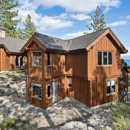 Luxury Mountain Chalet Deck w/ BBQ & Lake Views