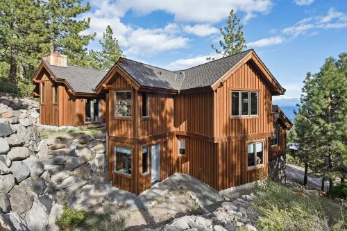 Luxury Mountain Chalet Deck w/ BBQ & Lake Views