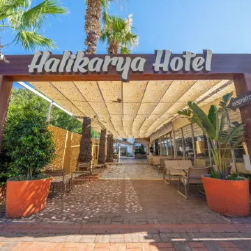 Halikarya Hotel & Restaurant Beach