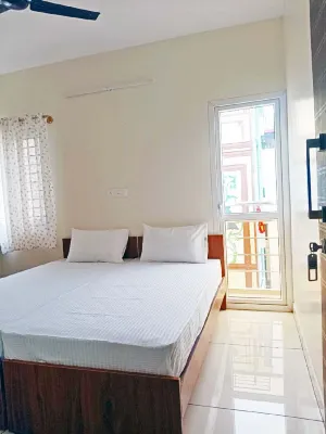 Hotel Ronvix Madiwala and CoLive Отели рядом с достопримечательностью «Университет Крайст»