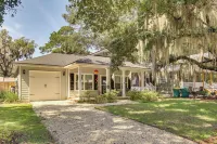 1 Mi to Riverfront: Darien Family Home - 3 tähden