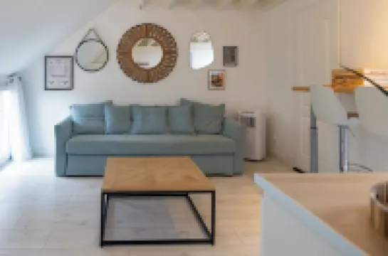 Close to everything, quiet and fully equipped F1, wifi