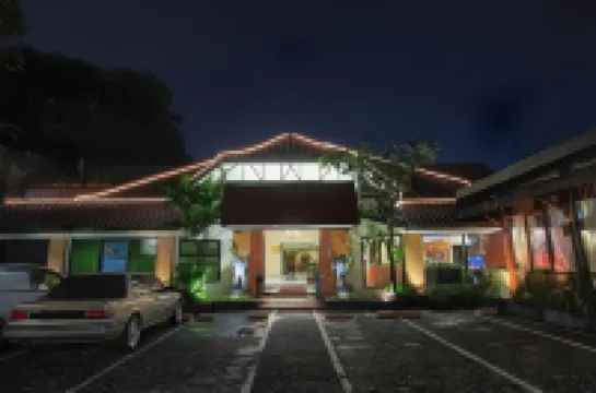 TUWUH HOTEL AT KAYUTANGAN