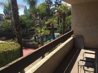 Cozy 2 Bedroom-2 Full Bath Condo;Art District DTSA