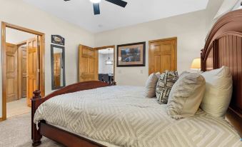 Waters Edge Retreat - For 6!