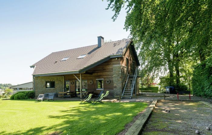 Luxury Holiday Home in Thirimont Liege with Private Garden