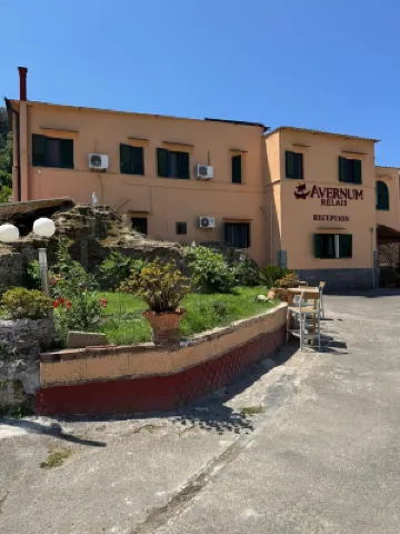 阿韋爾努姆瑞萊斯酒店 波佐利酒店