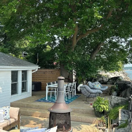 Cozy waterfront cottage