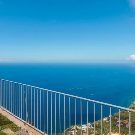 GuestReady - Exquisite Stay with Sea Views