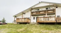 Cozy Spacious with Private Deck | on Cabot Trail | Unit 15 @ Great Cabot Lodge