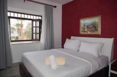 Luxury apartment with pool view Hotels in 