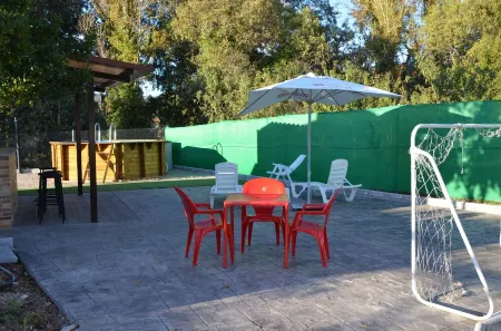 La Huerta de Carmen Отели рядом с достопримечательностью «Fuente De Los Cerezos»