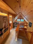 Charming Waterfront Cabin in McKenzie Bridge with WiFi, AC