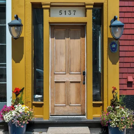 Historic Flat Best DT Location