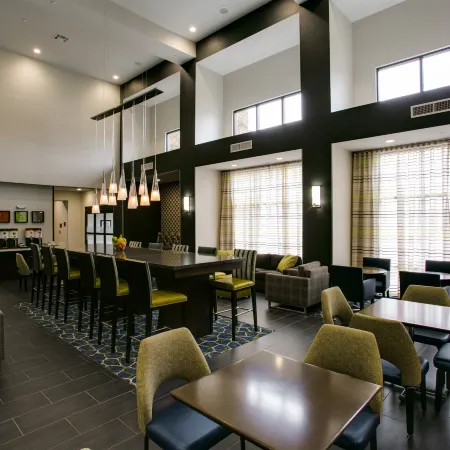 Hampton Inn & Suites Dallas/Ft. Worth Airport South