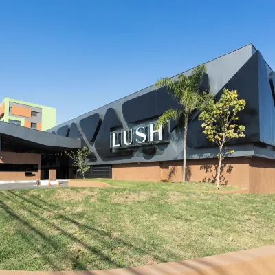 Lush Motel Lapa Hotels near Lapa