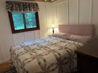 Quaint, Cozy Cabin on Bass Lake - Chalets