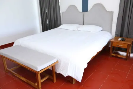 Alamparai Villa: Riverfront House W/ Great Views, Full Kitchen, & Strong Wi-Fi