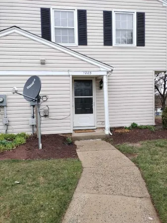 The Big Beautiful Townhouse  with AC, WiFi in Frederick