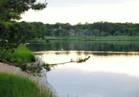 Cape Code Waterfront Cottage