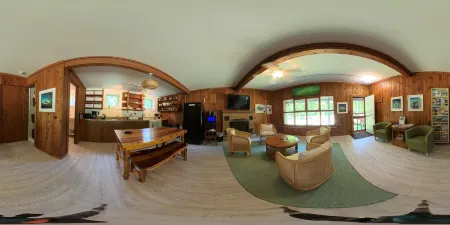 Dune Climb Inn Отели в г. Платт Тауншип