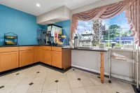 Days Inn by Wyndham Nacogdoches/Sfa University/Downtown - breakfast