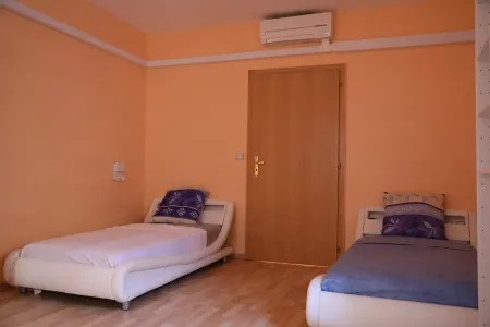 Apartment near Basel / Mulhouse Airport Отели рядом с достопримечательностью «Lambda Escape»