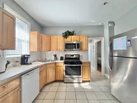 Spacious 5-bedroom apartment with AC, WiFi in superb North Bergen