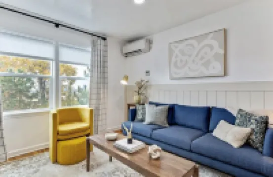 Designer 2 bd apt / 1 King Bed /blocks from U of U