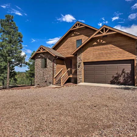 Deck & Views: Dog-Friendly Cabin in Show Low!