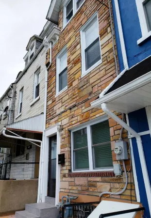 Charming 3-bedroom townhome with AC, Fiber optics WIFI, & Dedicated Work Space.