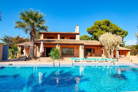 Finca Fustera Spacious and fascinating villa on the coast of Benissa