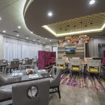 DoubleTree by Hilton Winston Salem - University