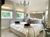 Stylish Peak District Home From Home with Hot Tub & Games Room Hotels in 