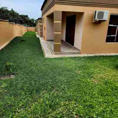 Luxury Three-bedroom apartment Hotel Exterior