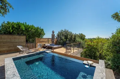 Belairwithview Avignon Villeneuve Ventoux Alpilles Hôtels à proximité de : Stade Colline des Mourgues